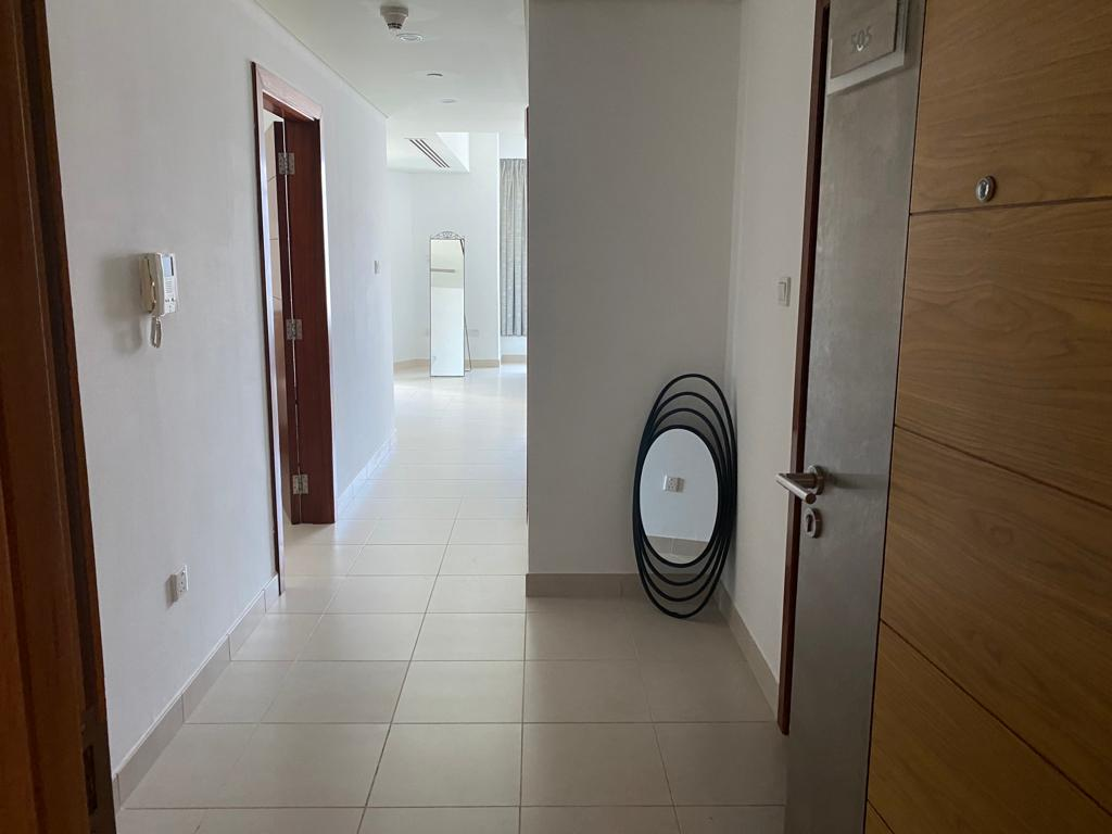 1BR | Opposite Dubai Mall | Available 1st of April-pic_3